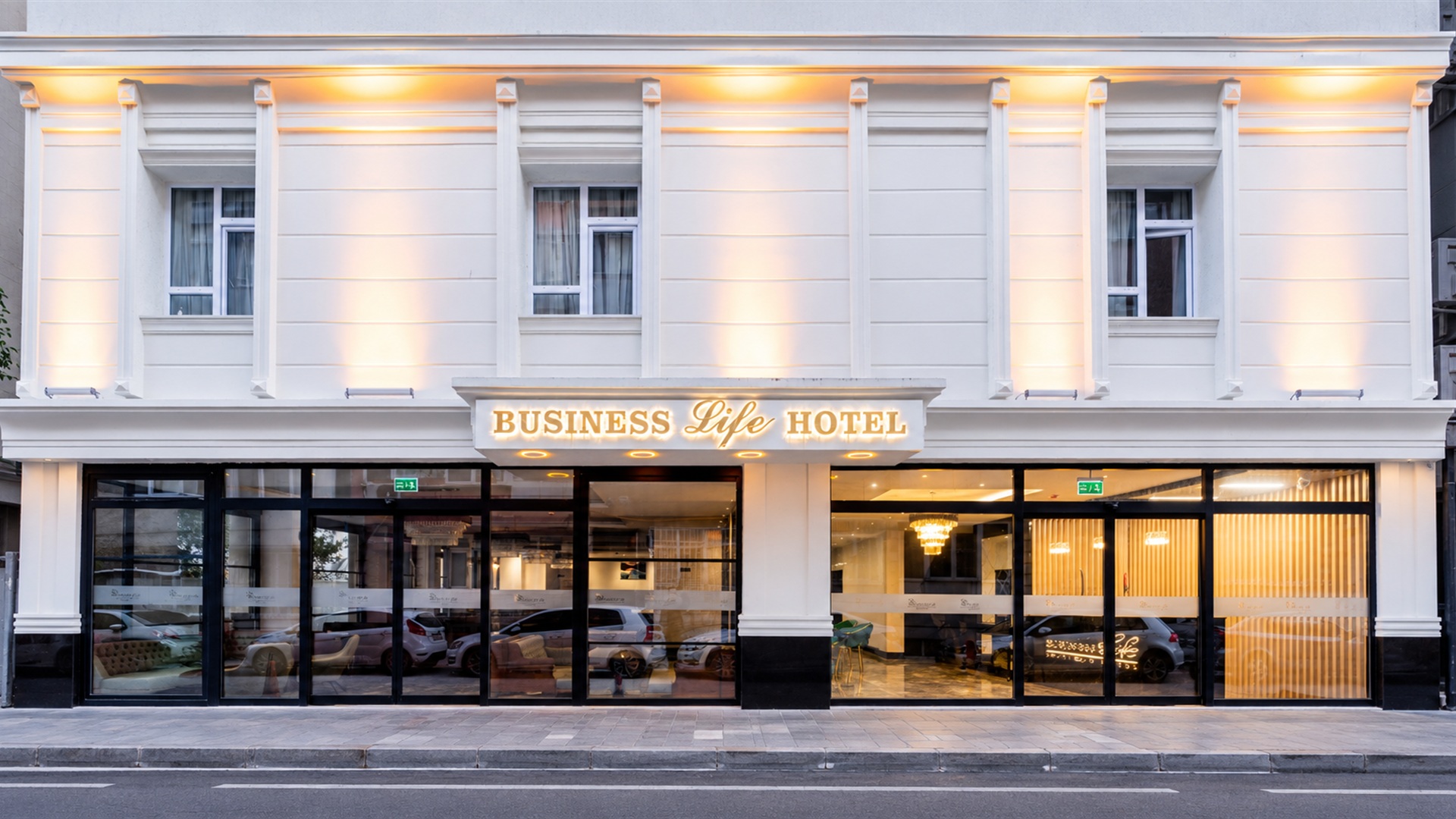 Business Life Hotel Bakırköy dış cephesi