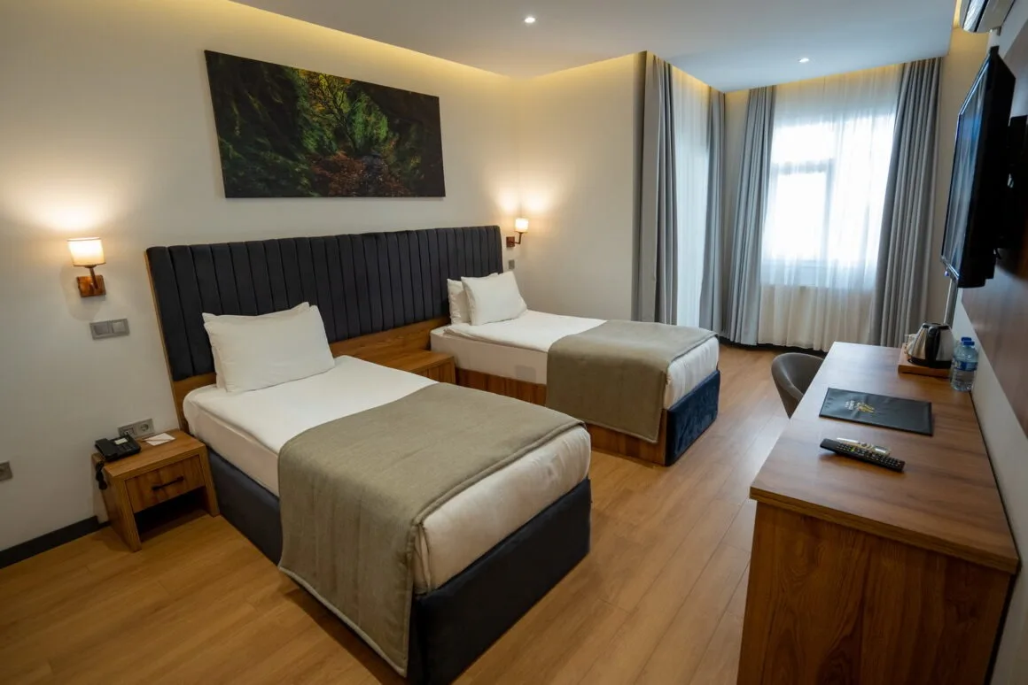 Business Life Hotel Bakırköy oda yaşam alanı