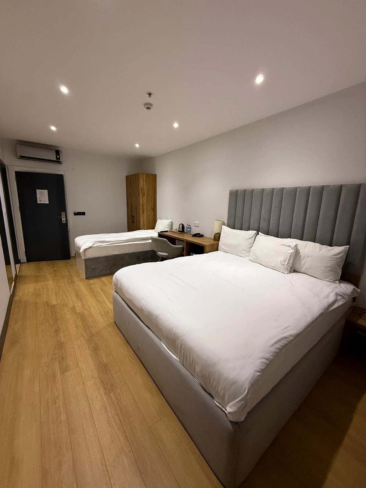 Business Life Hotel Güneşli Standart Triple oda