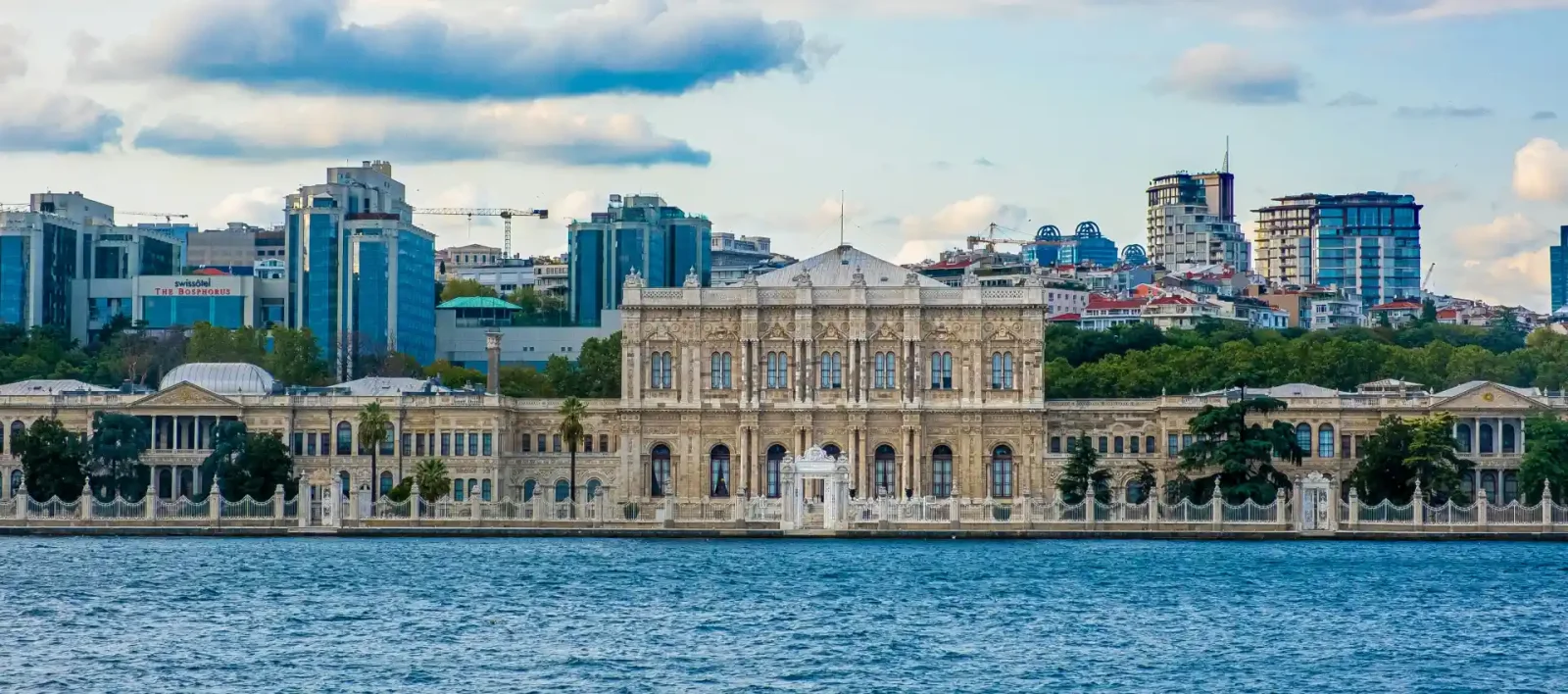Dolmabahçe Sarayı